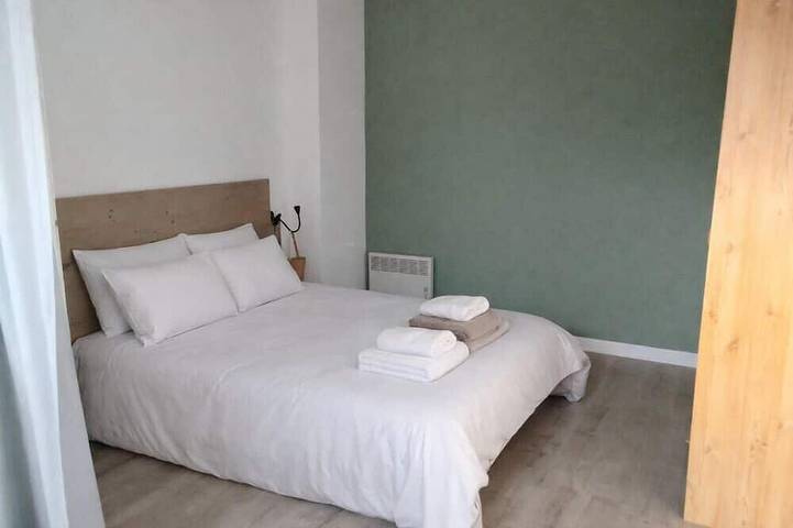 Gîte pour 4 personnes, avec piscine et balcon dans Plage de la Govelle - 2