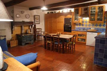 Gîte pour 9 personnes, avec jardin à Entrepierres