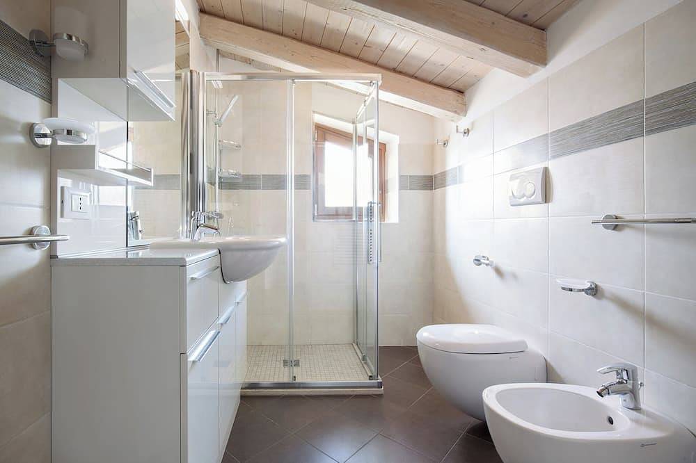 Ganze Wohnung, Hygienehaus, Casa Higieia - Appartamento nel centro storico di Cassone in Cassone di Malcesine, Malcesine