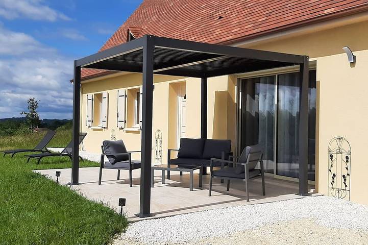 Location de vacances pour 7 personnes, avec terrasse et jardin à Saint-André-d'Allas