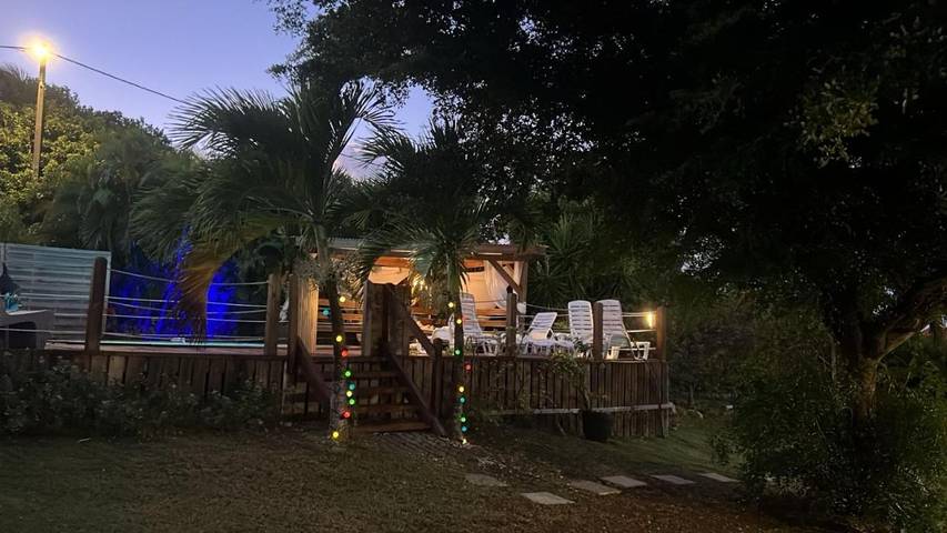 Location de vacances pour 12 personnes, avec piscine ainsi que vue et jardin dans Plage du Grand Macabou - 2