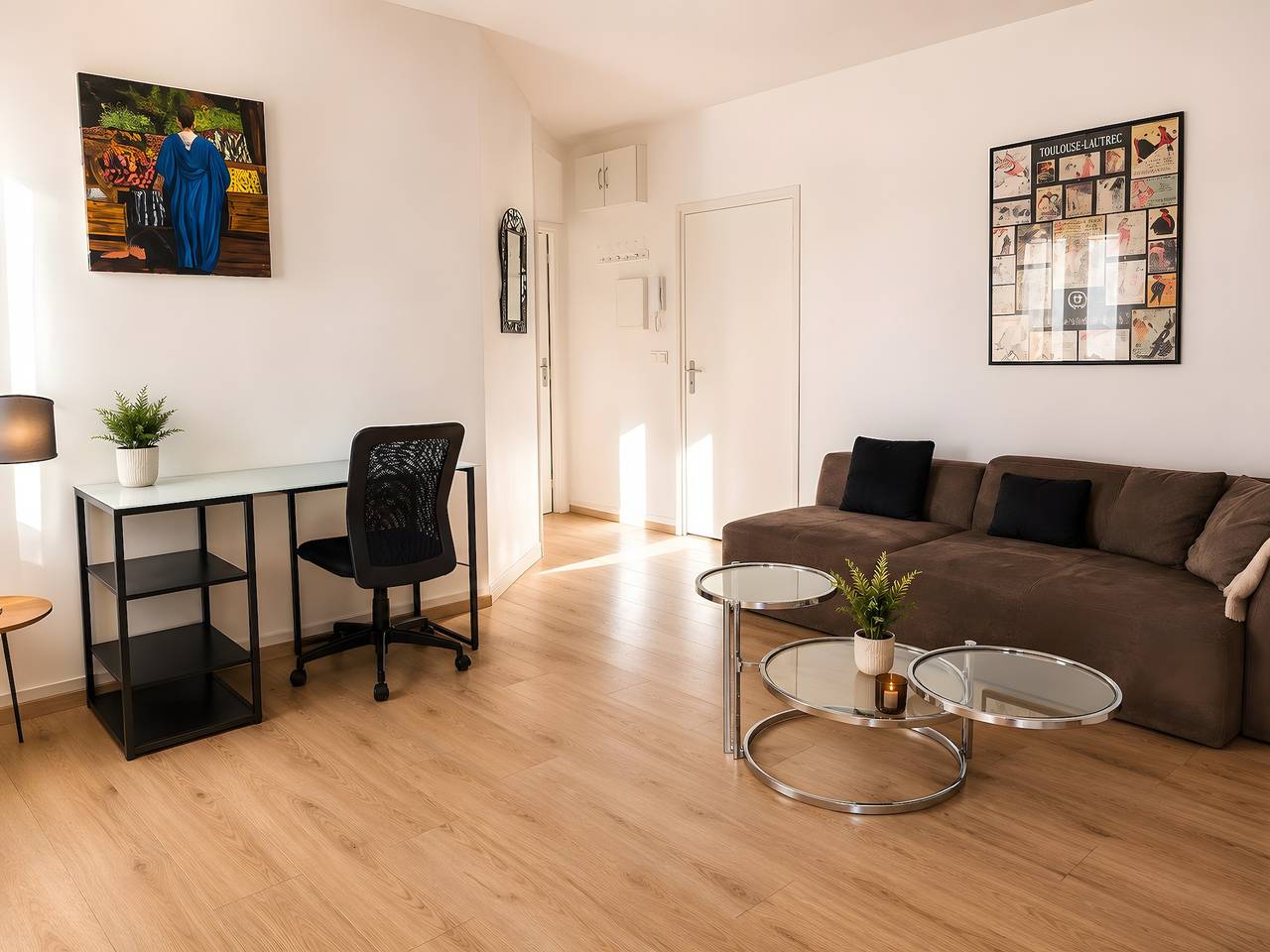 Geheel appartement, Licht 2-kamerappartement met airco en balkon in Oud-Antibes in Antibes, Middellandse Zeekust (Frankrijk)