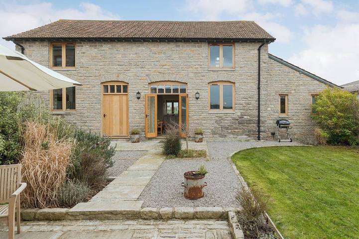 Cottage for 4 people, with garden and hot tub, with pets in Somerset