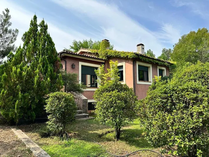Casa de vacaciones para 10 personas, con vistas además de jardín y piscina - 1