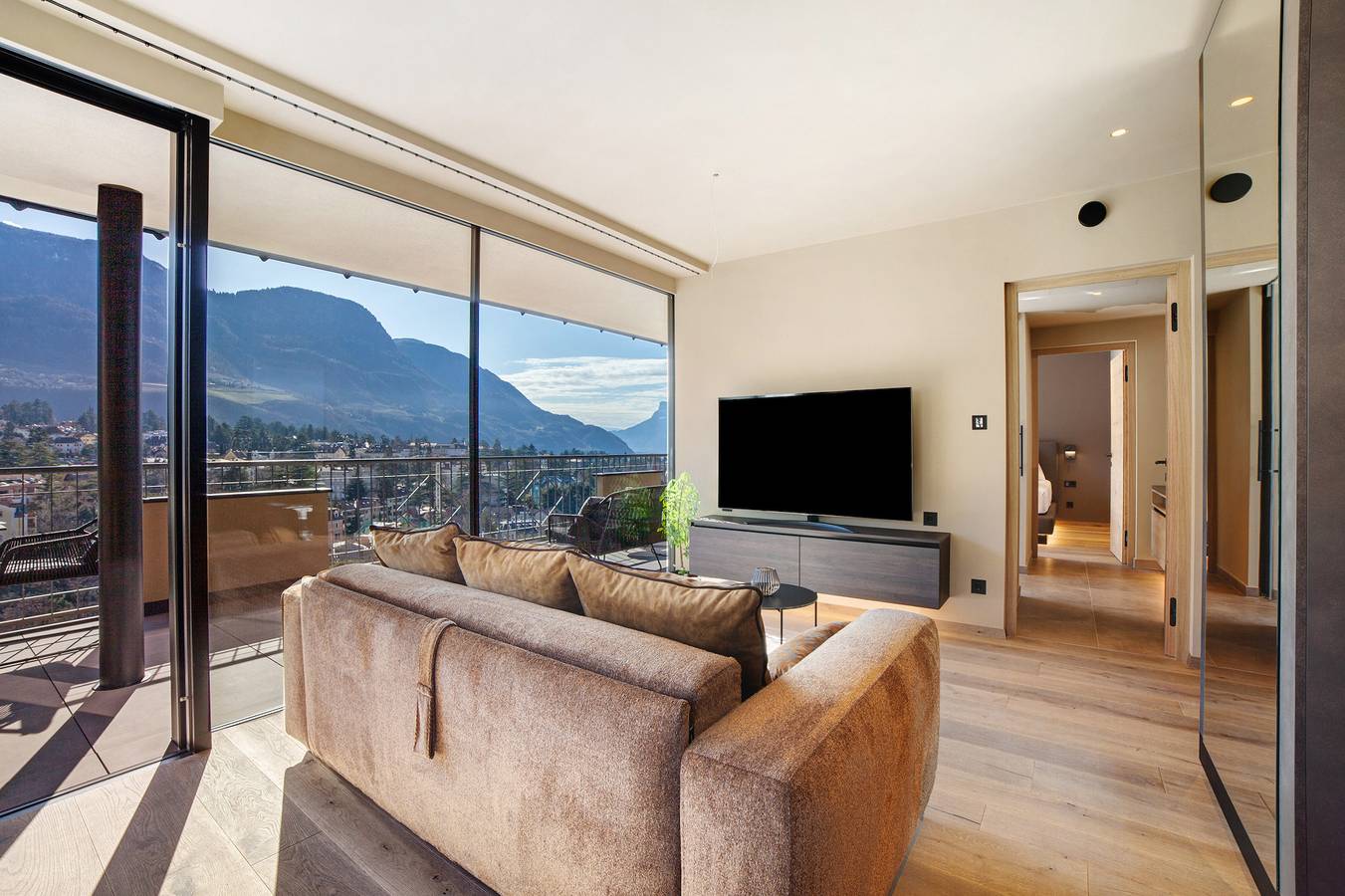 Appartamento intero, Appartamento 'Levita Living Wolke' con vista sulle montagne e terrazza privata in Comune di Tirolo, Gruppo Tessa