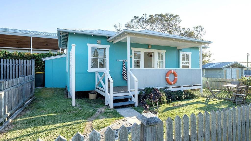 Aurora: quintessential beachfront couples getaway in Currarong, Jervis Bay
