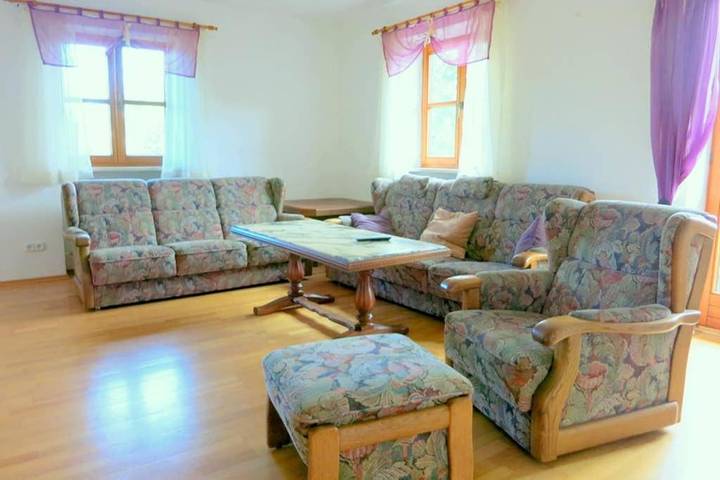 Ferienwohnung für 9 Personen, mit Terrasse und Ausblick, mit Haustier