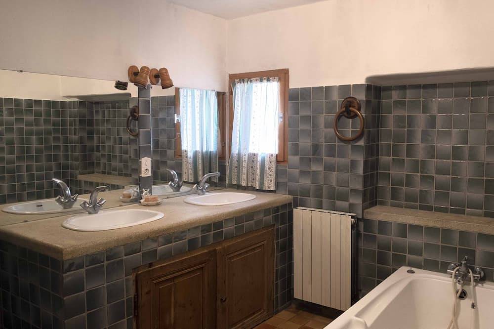 Beautiful Provencal mas with breathtaking views of the Luberon in Ménerbes, Regionaler Naturpark Luberon