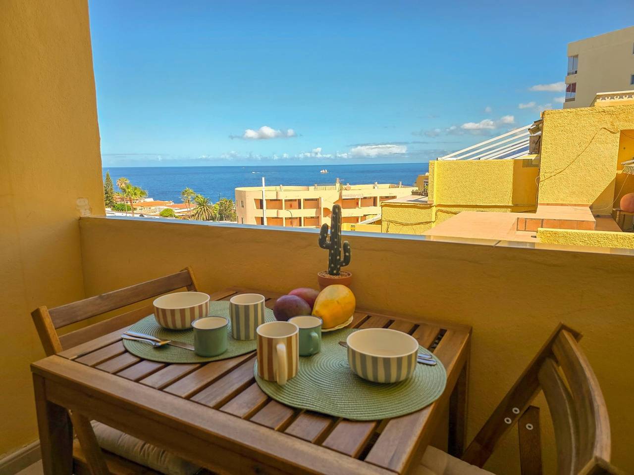 Estudio entero, Alojamiento Acogedor con Terraza y Piscina en Playa La Arena in Playa Neptuno (Santiago del Teide), Santiago del Teide