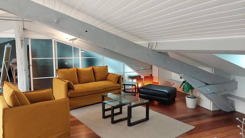 Gîte pour 4 personnes, avec terrasse et vue dans Theatre Femina