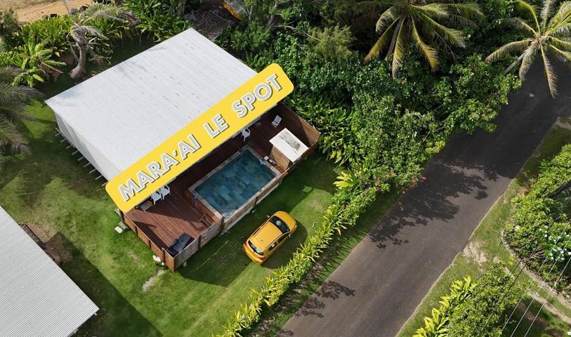 Location de vacances pour 3 personnes, avec jardin et terrasse ainsi que piscine et vue dans Tubuai