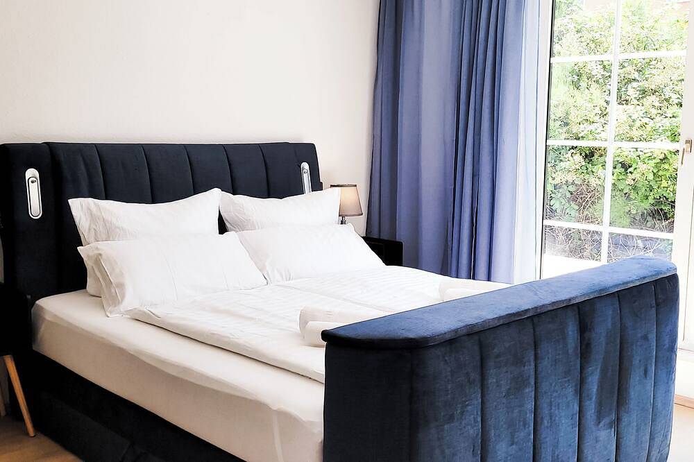 Ganze Wohnung, Terrasse - Parkplatz - Tv im Boxspringbett - Küche in Jena, Saaleland