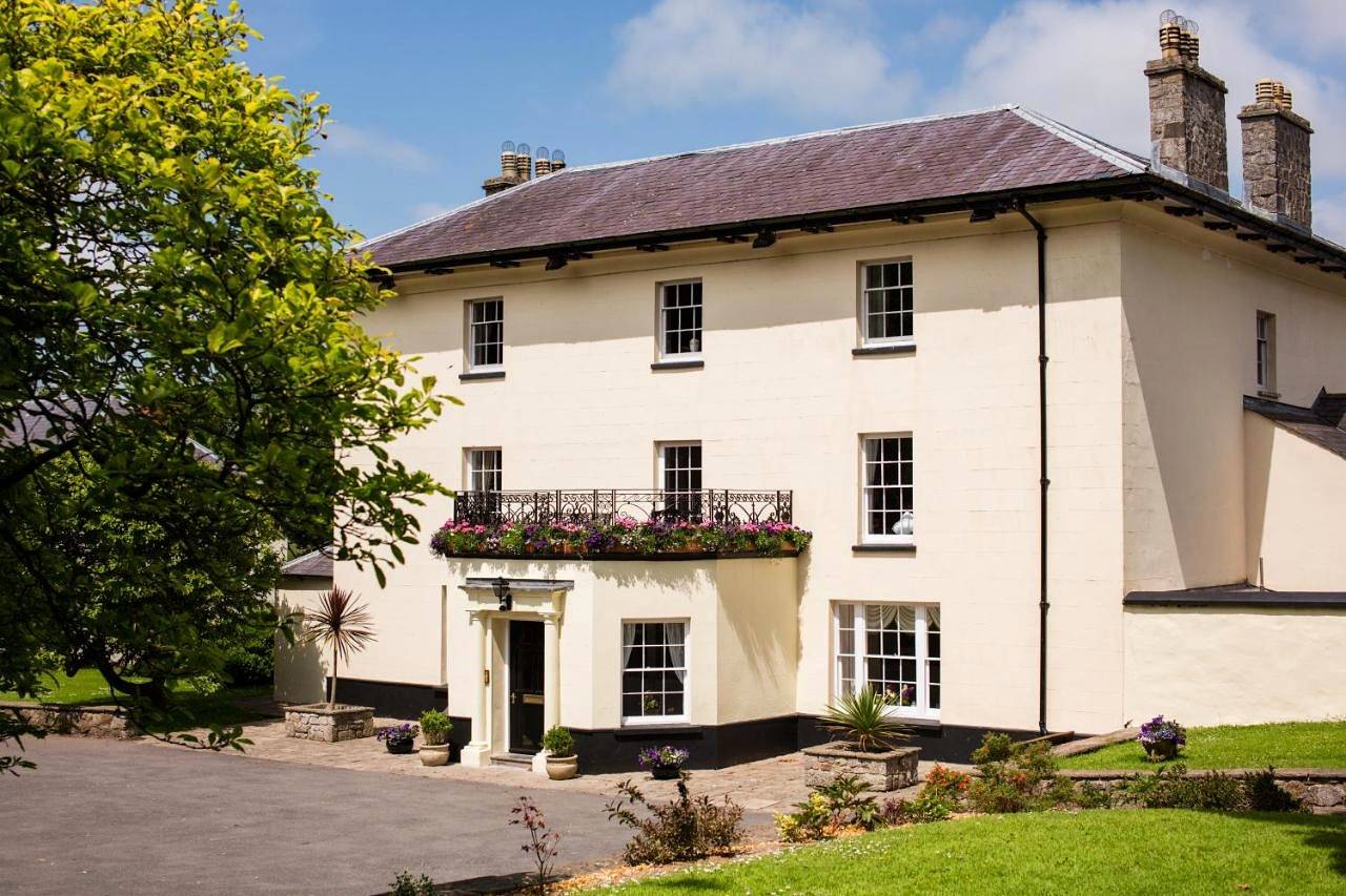 Double or Twin Room with Garden View in Freshwater East, Pembrokeshire