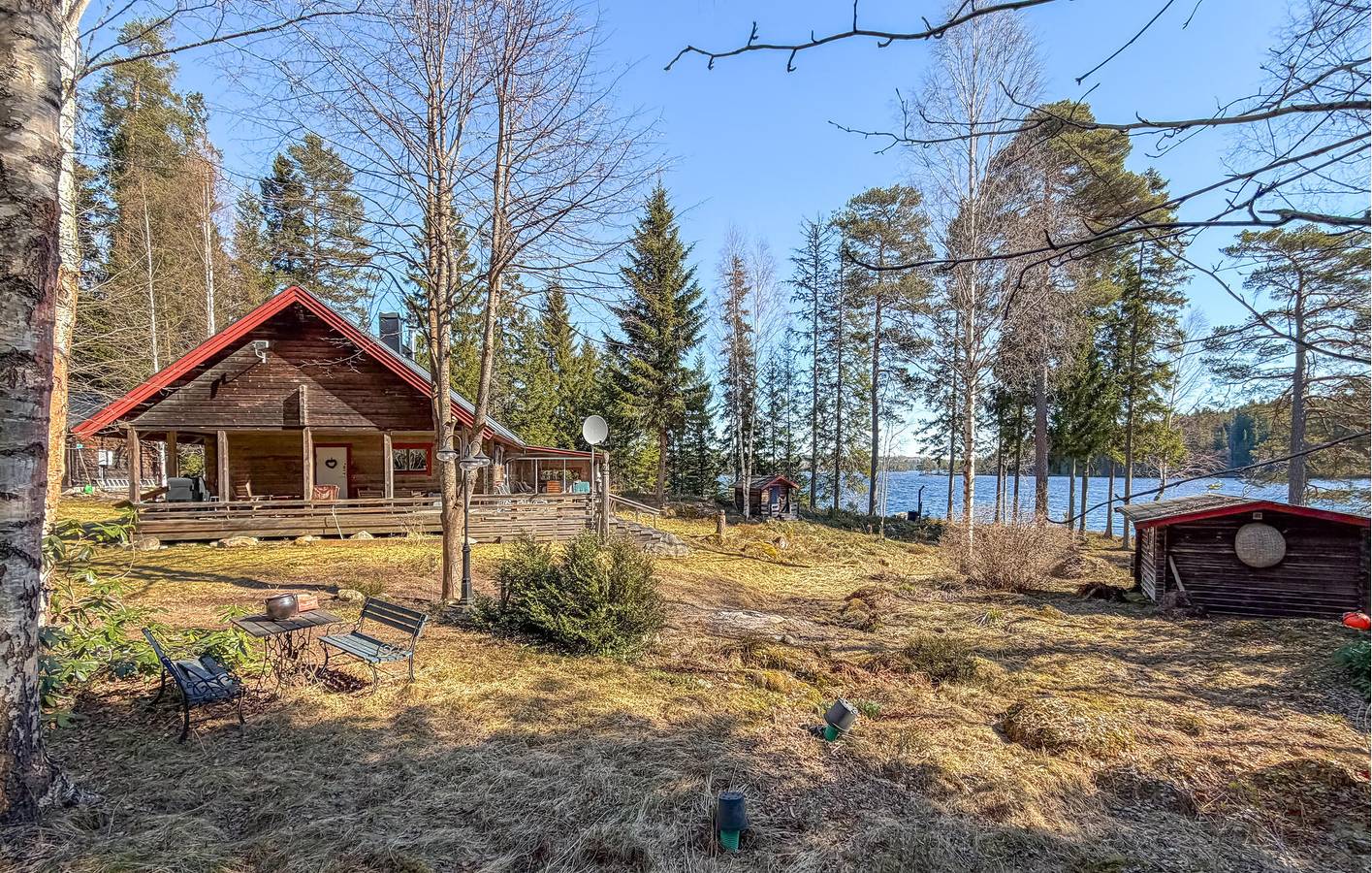 Hus för 6 Personer, med trädgård samt terass och sjöutsikt