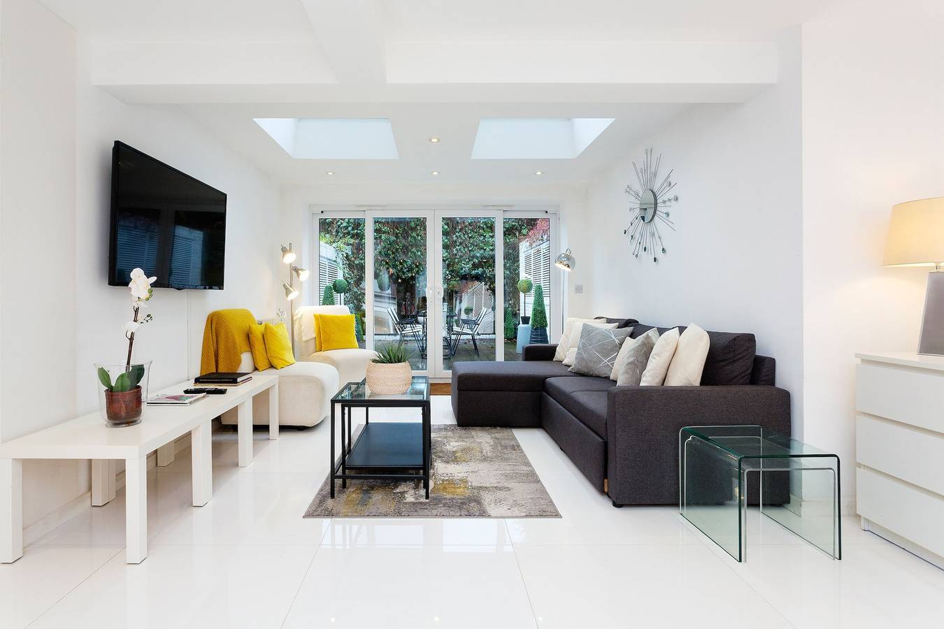 Holiday Home for 8 People in Kensington and Chelsea, London