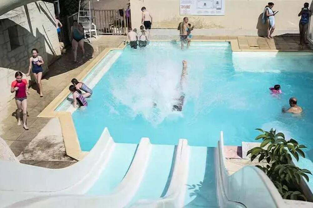 Camping pour 6 Personnes dans Varennes-sur-Loire, Région de Saumur