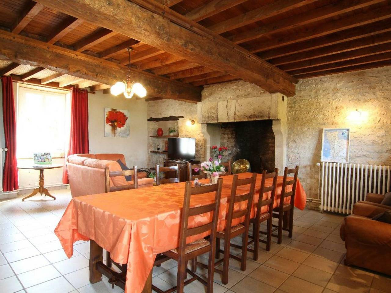 Charming Stone House for 8 with Garden, Near Utah Beach, Pet-Friendly in Orglandes, Côte de la Déroute