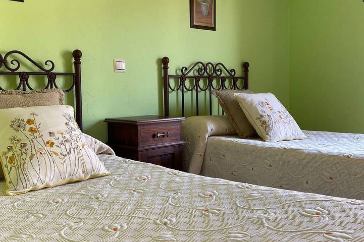 Casa rural para 12 personas, con balcón y jardín, Se admiten mascotas - 1