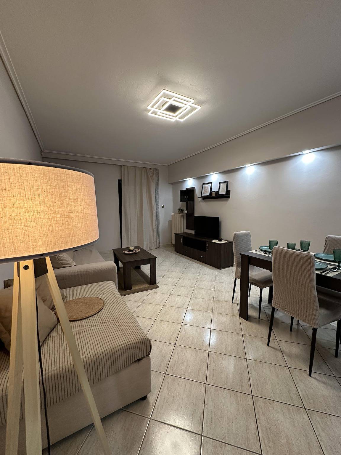 Apartamento vacacional entero, Apartamento de vacaciones para 4 personas con vistas al mar in El Pireo, Región de Costa Sur de Ática