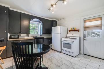 Vacation Rental for 2 Guests in Lafayette, Louisiana, Picture 3