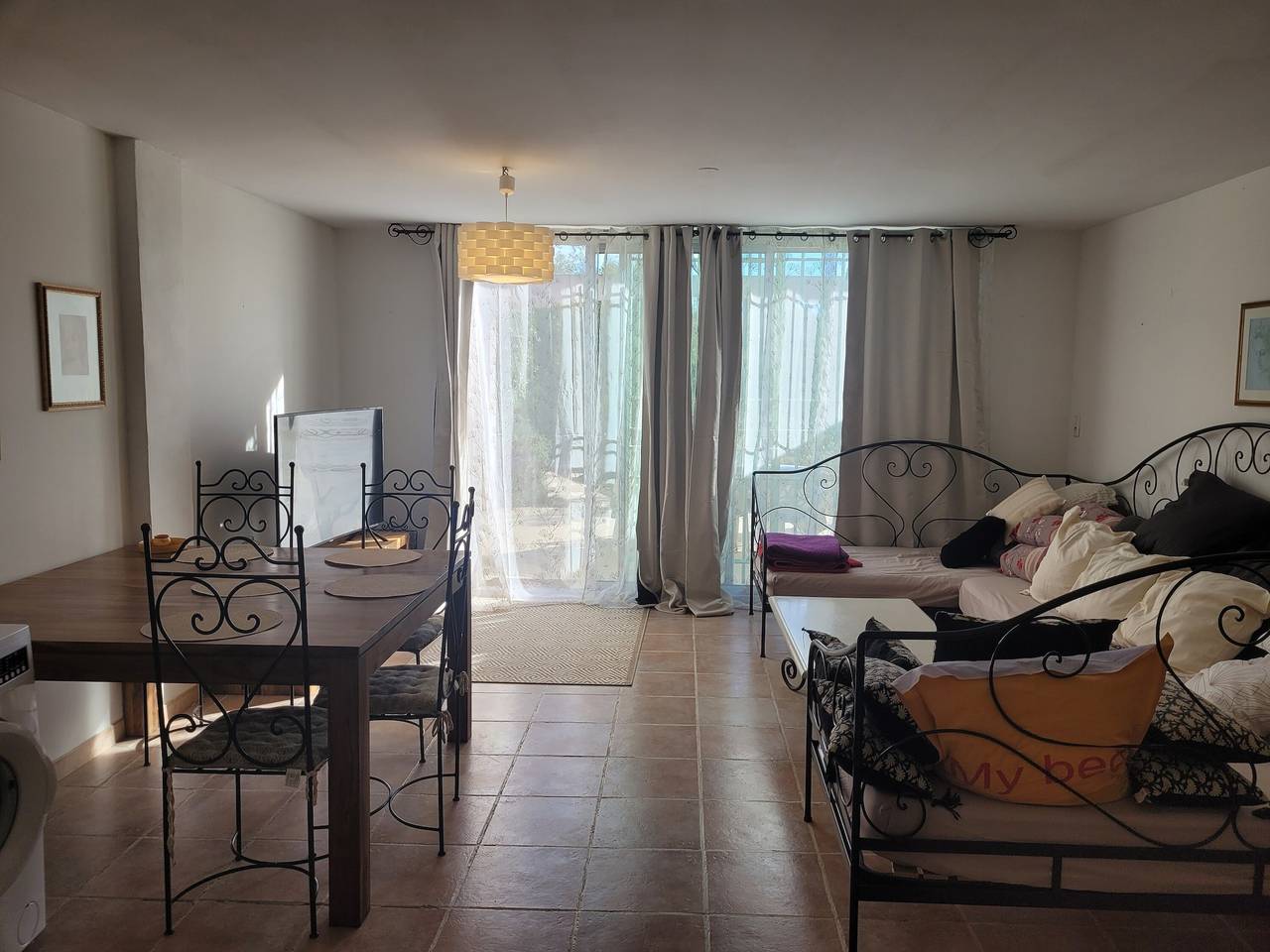 Gîte « Mas Cornille » avec vue sur la montagne, Wi-Fi et climatisation in Fontvieille, Région d'Arles