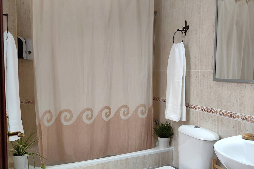 Apartamento entero, Cupido Beach El Morche. Patio, Costa, Mar y Playa. in Torrox Costa, Torrox