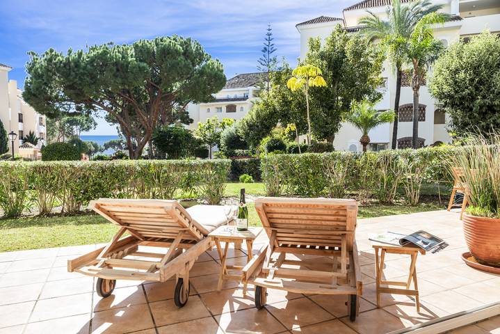 Vacation rental for 4 people, with Ocean view and Balcony as well as Terrace and Garden in Marbella