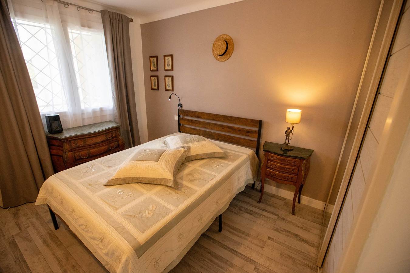 Appartement entier, T2 avec vue panoramique, 5 min du Palais  in Cannes, Côte méditerranéenne (France)