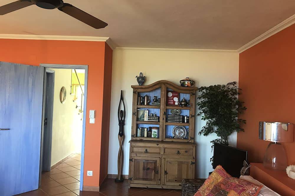 Ganze Wohnung, Vom Ferienhaus sind es 50 m zum Meer und zum Strand mit Möglichkeiten zum Surfen in Baleal, Leiria District