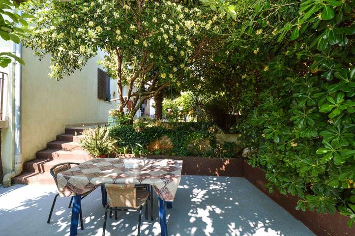 Gîte pour 4 personnes, avec Jardin à Premantura - 2