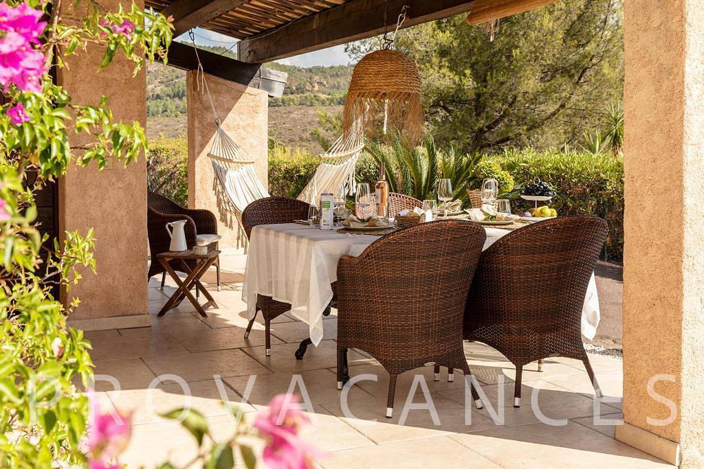 Villa pour 8 personnes avec balcon/terrasse in Roquebrune-sur-Argens, Côte méditerranéenne (France)