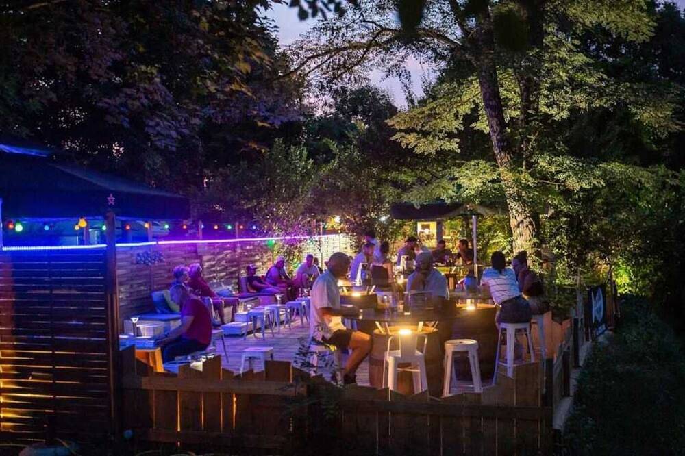 Camping 3 étoiles - Piscine  - ccafg0f in Vieille-Brioude, Macizo Central
