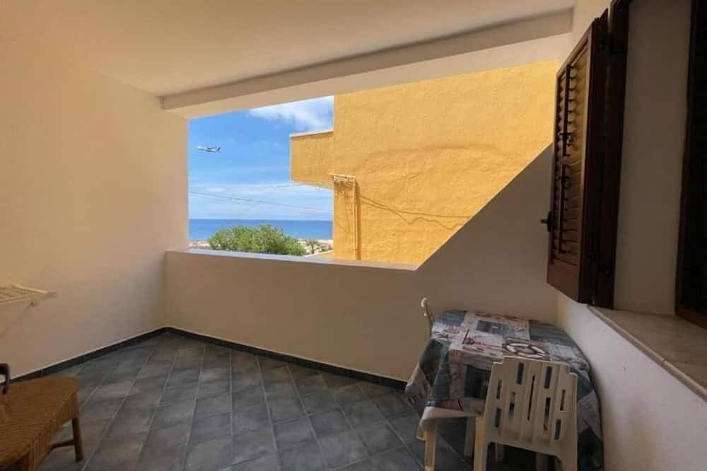 Ganze Wohnung, Apartment 11 is very bright with a sea view in Lampedusa Stadt, Pelagische Inseln