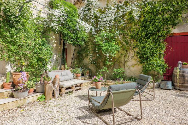 Guest Room “La Terre d’à Côté” with Shared Terrace and Wi-Fi in Saint-Remèze, Privas (arrondissement)