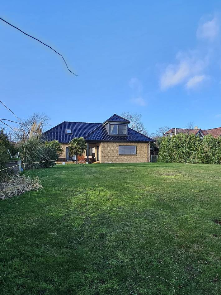 Großes Ferienhaus in traumhafter Lage mit Seeblick. Erholung garantiert. in Waase, Ummanz