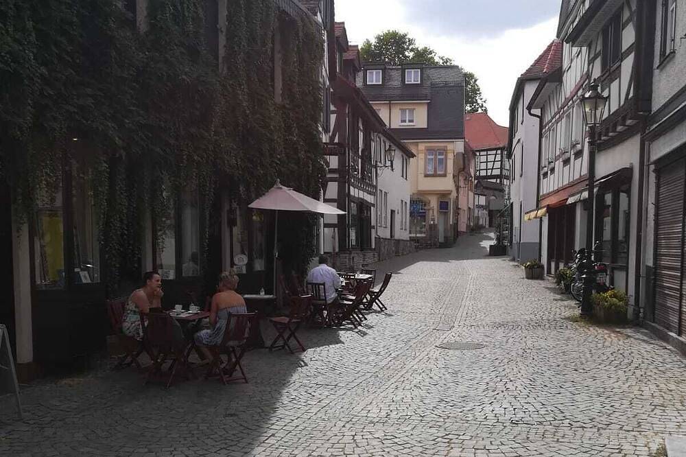 Ganze Wohnung, Wunderschönes Doppelzimmer in historischer Altstadt in Oberursel (Taunus), Hochtaunuskreis