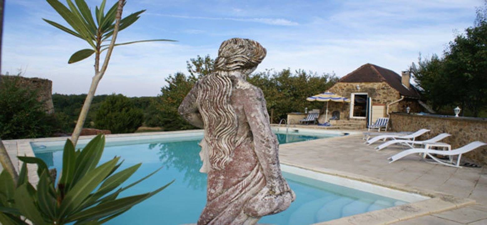 Gite Fournial avec une grande piscine, Périgord in Saint-Avit-Rivière, Périgord Pourpre