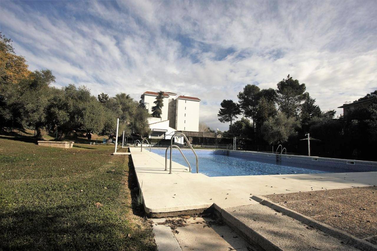 Apartamento entero, Bonito apart. con Parking Y Piscina in Mairena del Aljarafe, Provincia de Sevilla