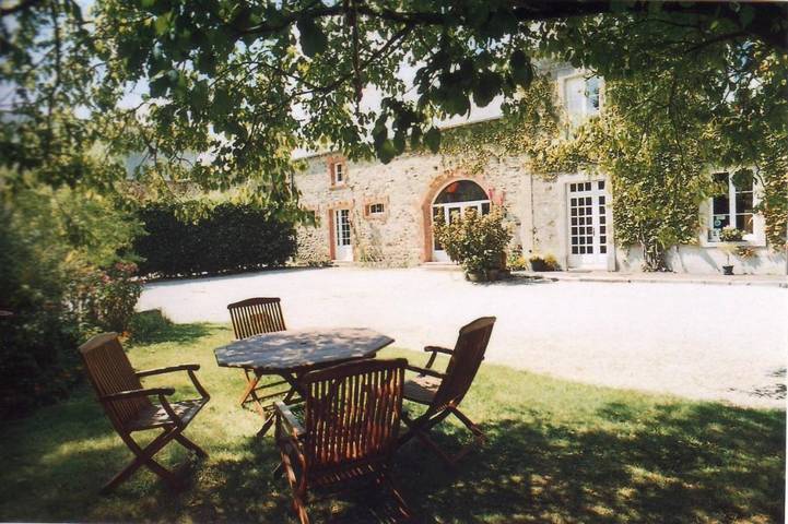 Gîte pour 8 personnes, avec jardin dans Catteville