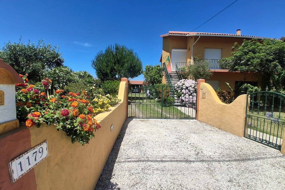 Holiday House 15 Minutes From The Beach (1st Floor) in Arazede, Coimbra District