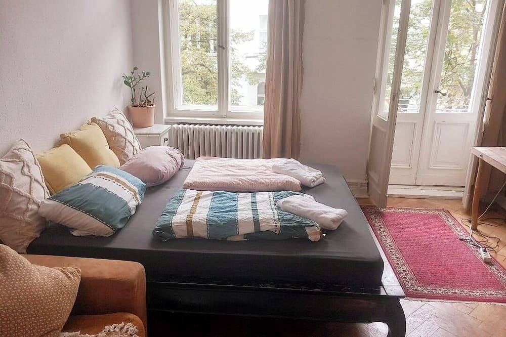 Ganze Wohnung, Altbauwohnung nahe Kudamm in Charlottenburg Berlin, Berlin