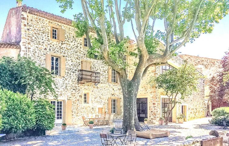 Ferienhaus für 2 Personen, mit Garten und Pool sowie Terrasse