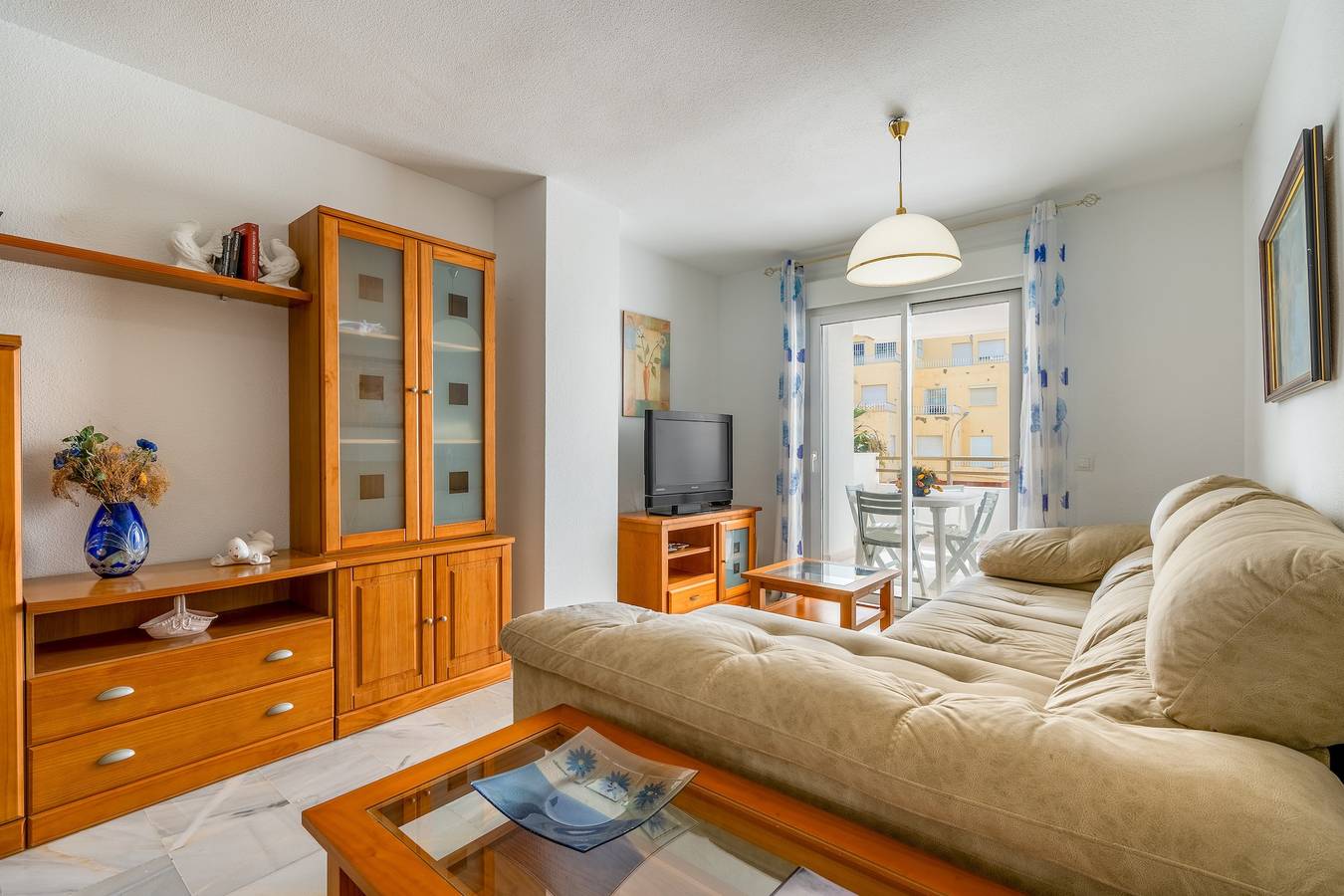 Apartamento entero, Apartamento 'Cala Verde Ii' con vistas al mar, piscina, jardín y Wi-Fi, admite mascotas in Salobreña, Costa Tropical