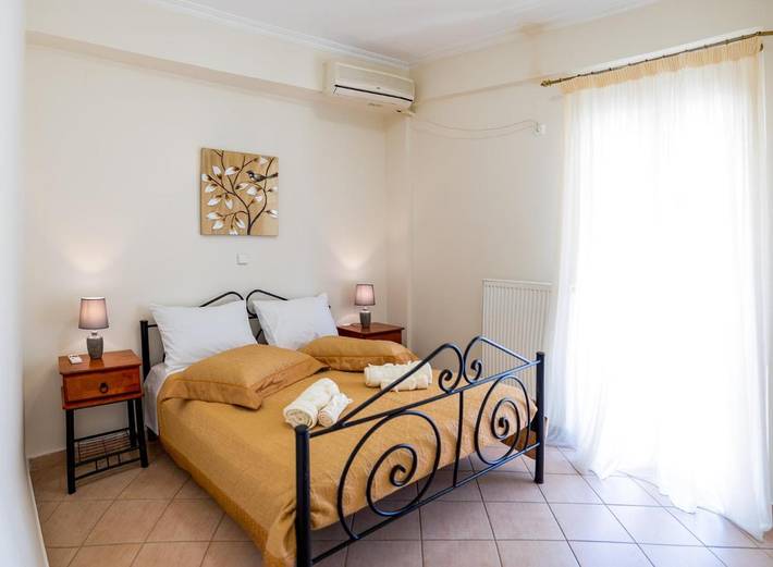 Gîte pour 4 personnes, avec balcon et vue dans Selianitika - 3