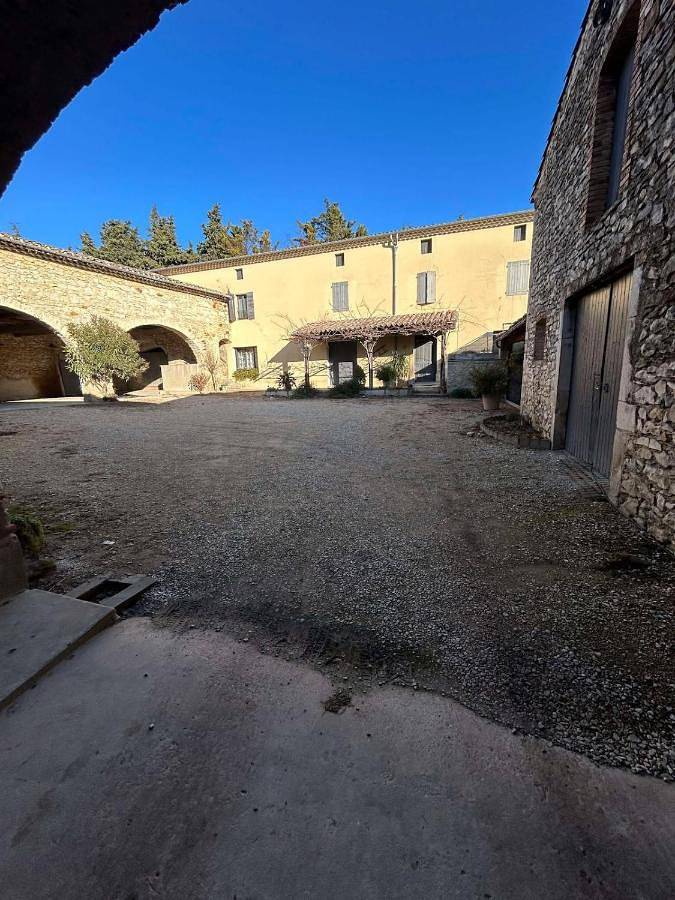 Location de vacances pour 10 personnes, avec jardin et vue ainsi que piscine et vue sur le lac, animaux acceptés à Sauzet - 3