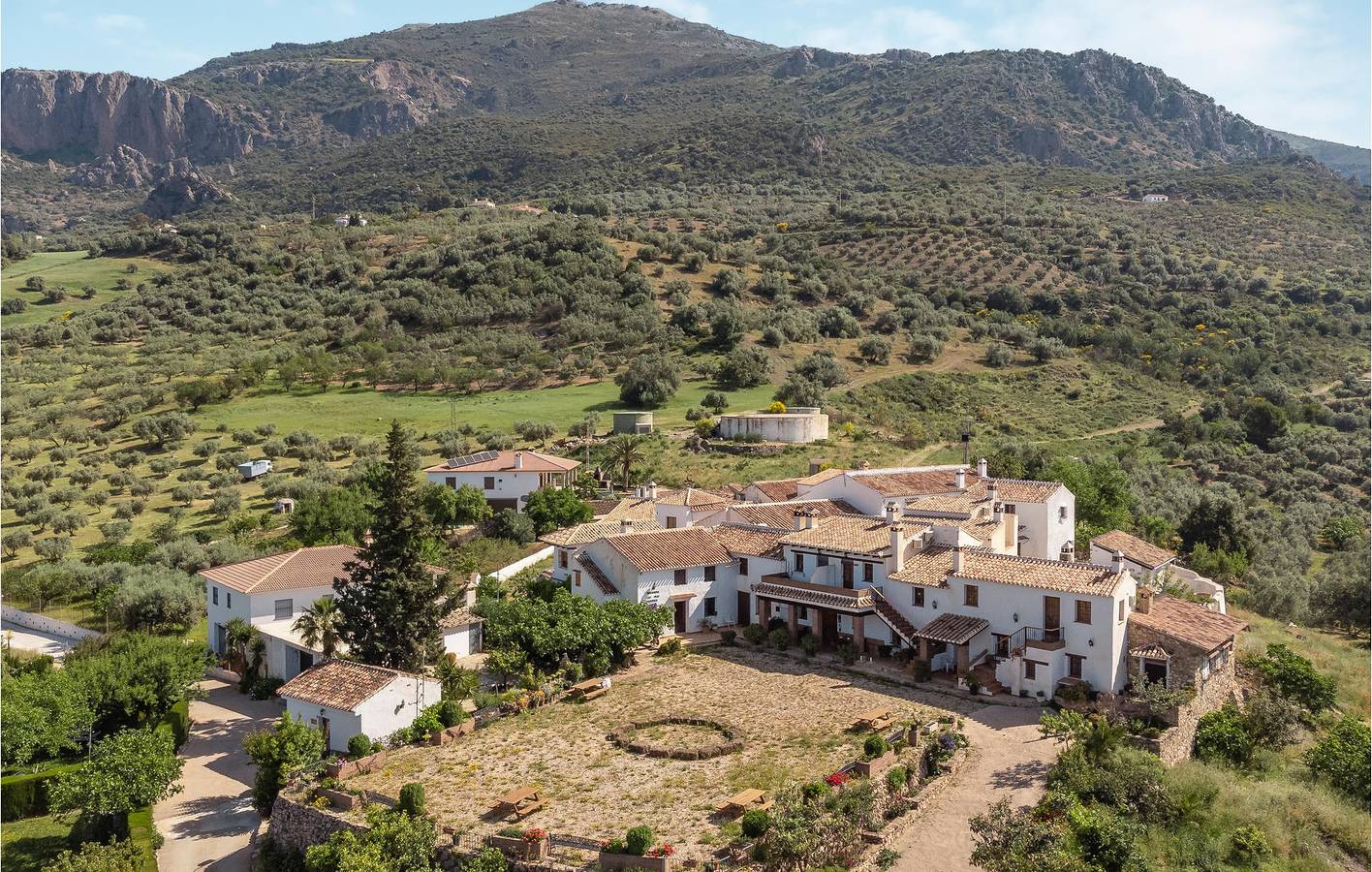 Apartamento vacacional entero, Apartamento junto a la piscina con WiFi y terraza in Periana, Provincia de Málaga