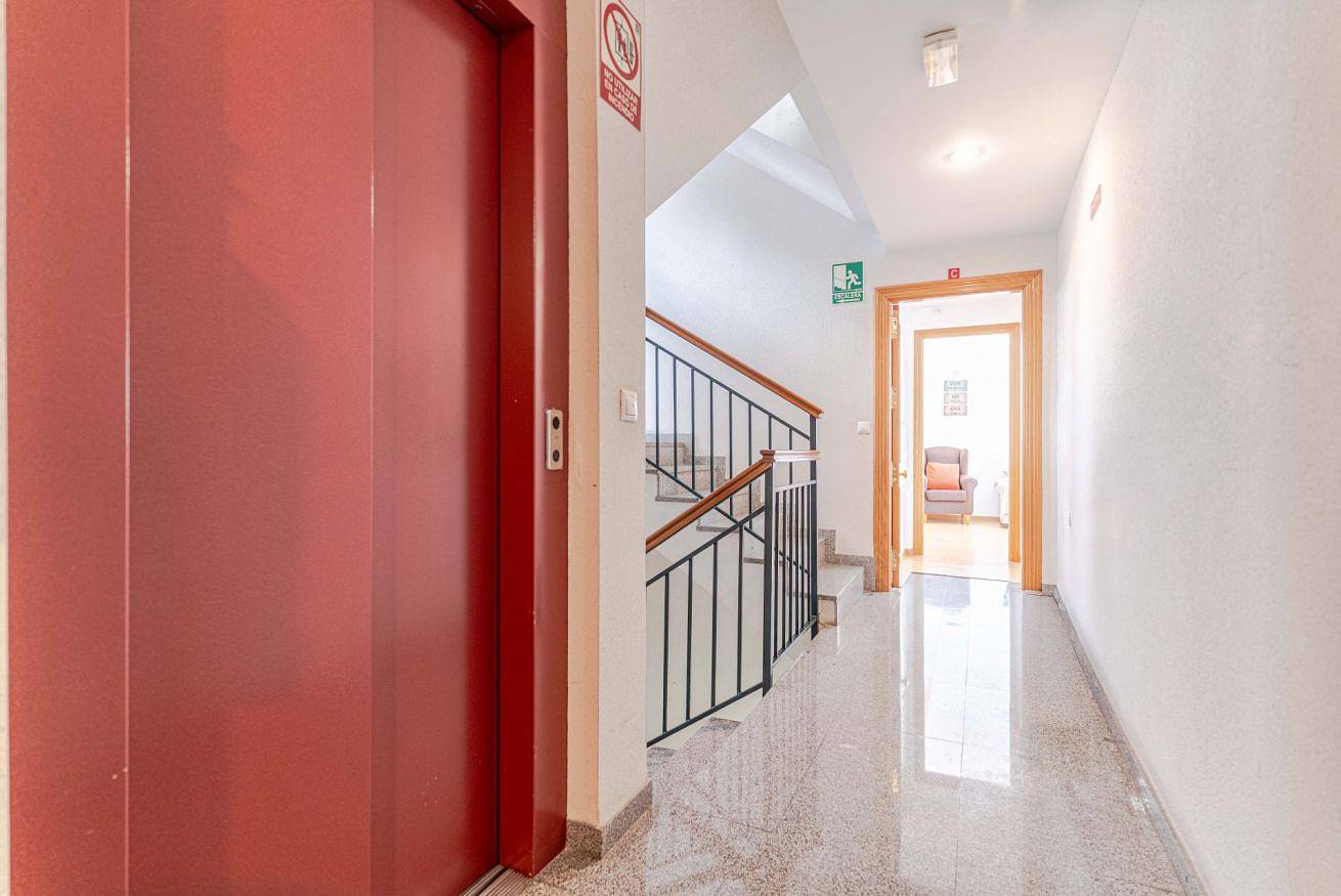 Apartamento entero, Refugio en Güéjar Sierra Terraza, vistas y confort in Entorno de Sierra Nevada, Güejar Sierra