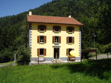 Maison d’hôte pour 2 personnes, avec terrasse ainsi que jardin et vue à Bex
