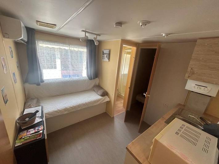 Camping pour 4 personnes, avec terrasse et bassin pour enfant ainsi que piscine et jardin à Meschers-sur-Gironde - 2