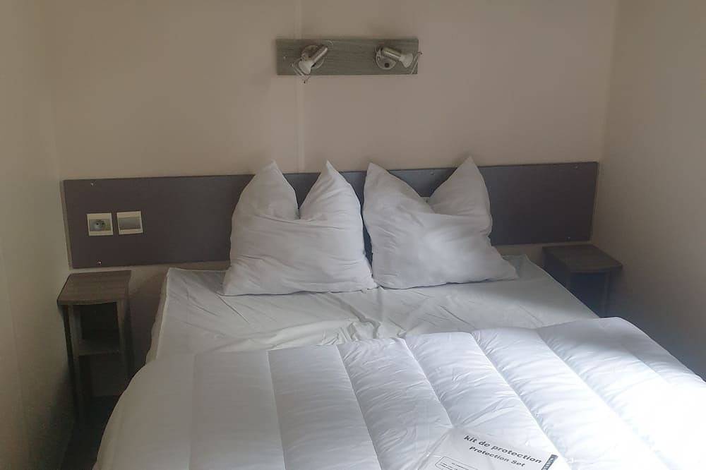 10 km from Europa Park air-conditioned mobile home in Boofzheim, Region Sélestat-Erstein